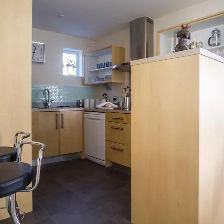 17 Stonegate - A House Of Holiday Apartment *